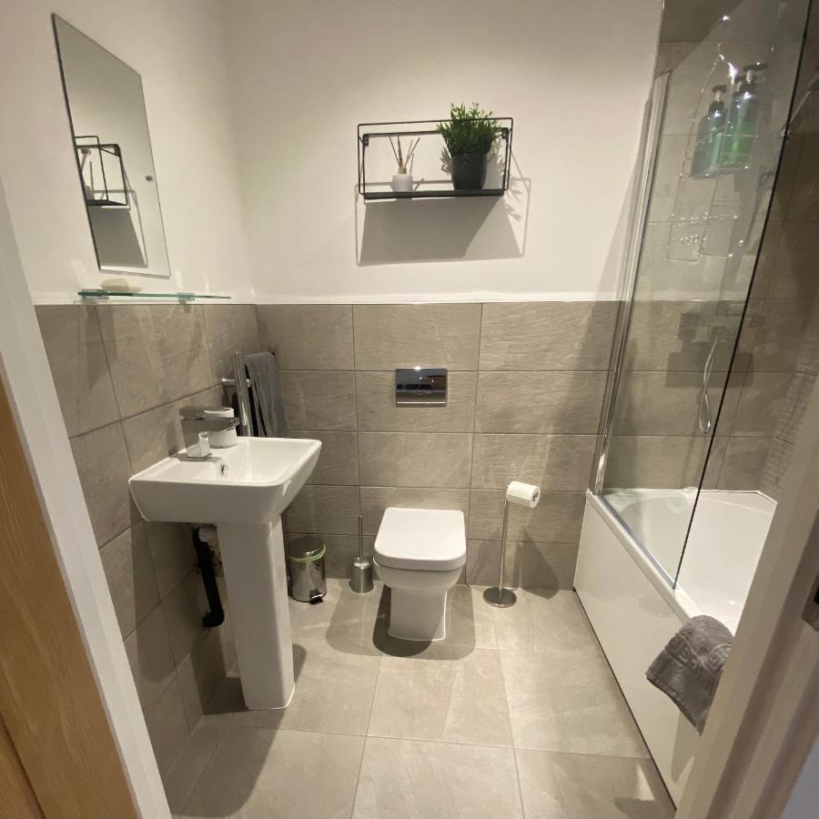 Modern 2 Bed Apartment/Free Parking/Near City/Self-Check In Handsworth Exterior photo