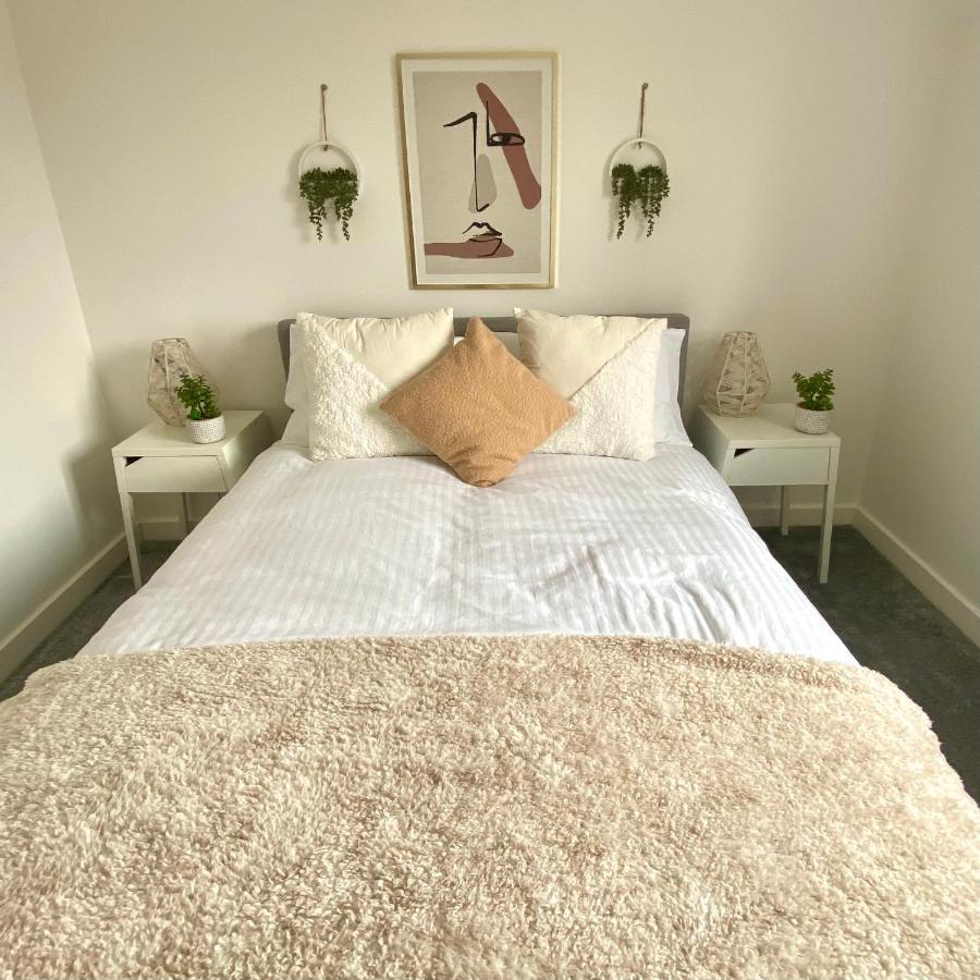 Modern 2 Bed Apartment/Free Parking/Near City/Self-Check In Handsworth Exterior photo